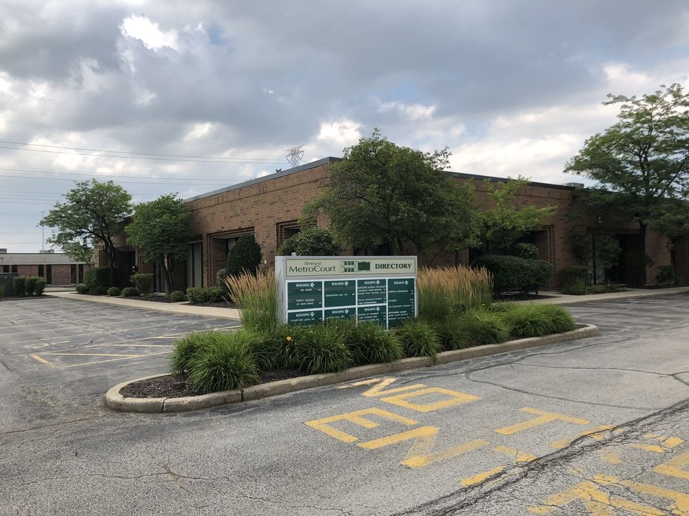 Elmhurst Metro Court: 747 Church Road, Elmhurst, IL 60126